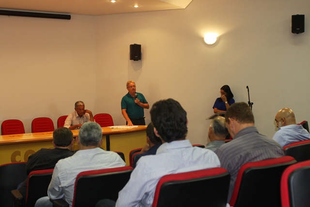 Acamdoze apresenta alteraÃ§Ãµes do projeto Vereador e CÃ¢maras Nota 10