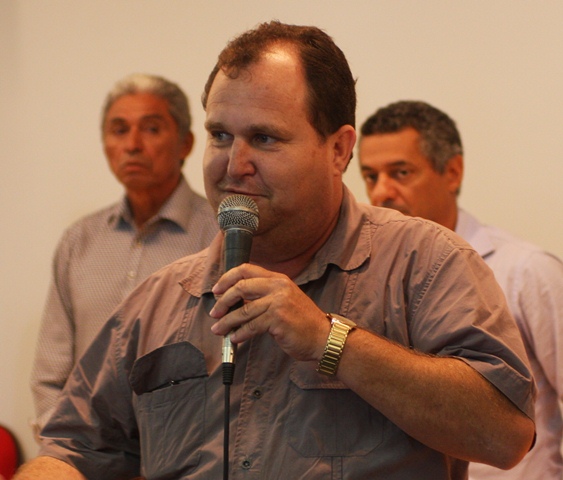 Vereador Sidnei Marchi, de Corumbataà do Sul é eleito novo presidente da Acamdoze