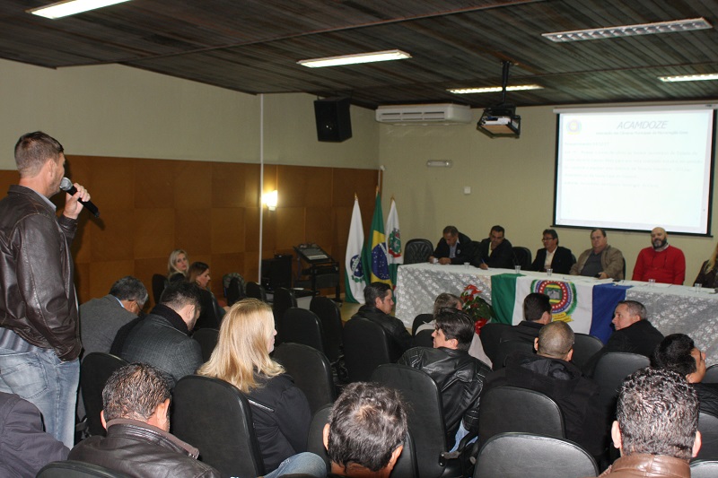 Assembleia descentralizada da Acamdoze reuniu bom nÃºmero de vereadores
