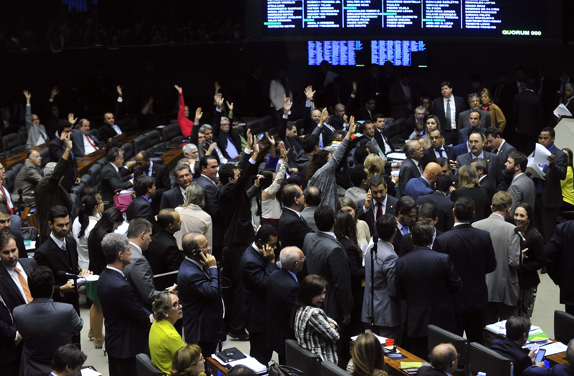 Câmara aprova MP que parcela dÃvidas previdenciárias de estados e municÃpios