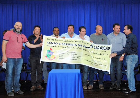 CÃ¢mara de Araruna faz repasse de R$ 160 mil em â€œsobrasâ€ para prefeitura
