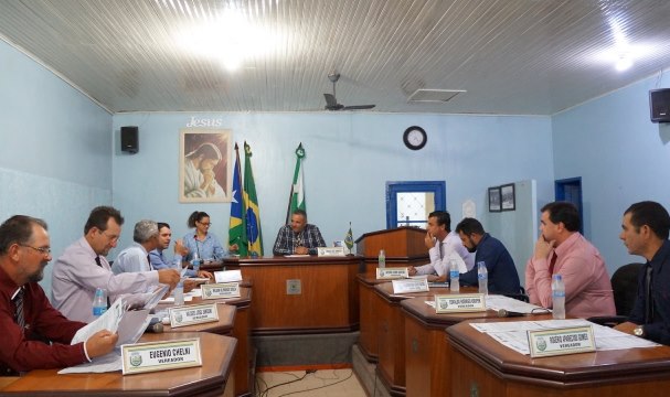 Nova Cantu aprova 13Âº salÃ¡rio para prefeito, vice-prefeito e vereadores