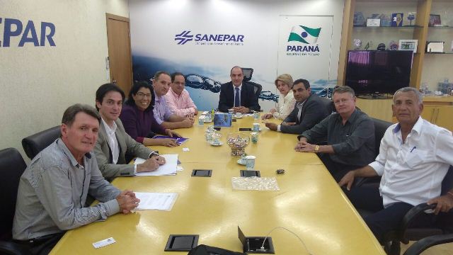 Prefeitos discutem implantaÃ§Ã£o de aterro sanitÃ¡rio regional na Comcam