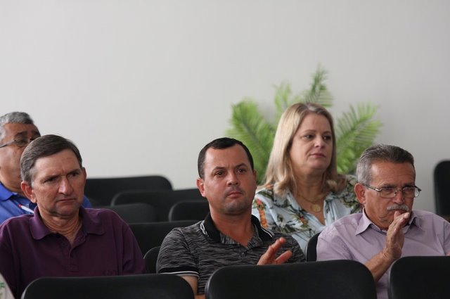 Vereadores de Farol requerem, por meio da Acamdoze, correção da tabela do IPRF