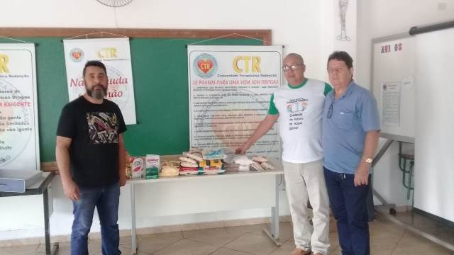 Solidariedade: Acamdoze faz doação de alimentos à CTR de Campo Mourão