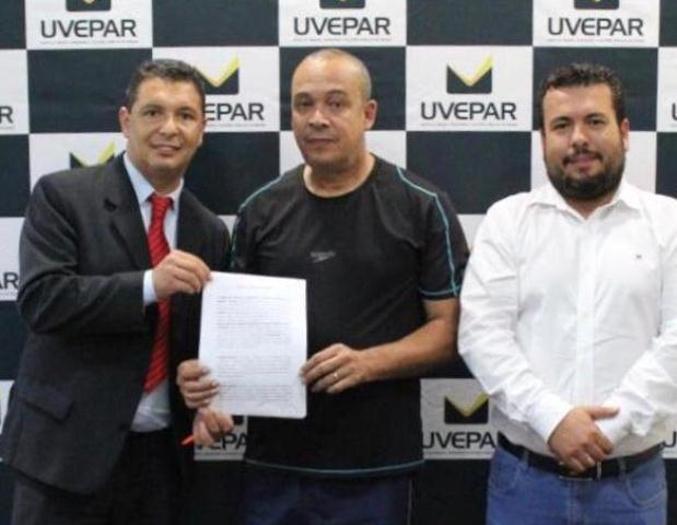 Acamdoze e Uvepar assinam termo de cooperação e reforçam parceria em prol dos vereadores da região