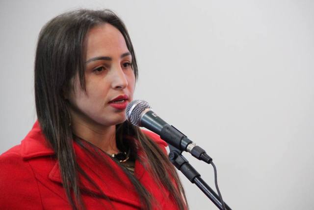 Vereadora propÃµe projeto que obriga cobertura em depÃ³sitos de pneus e ferros velhos